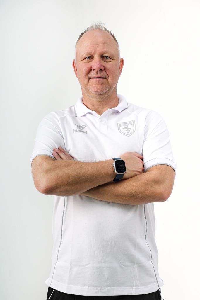 SEBASTIAN HAHN